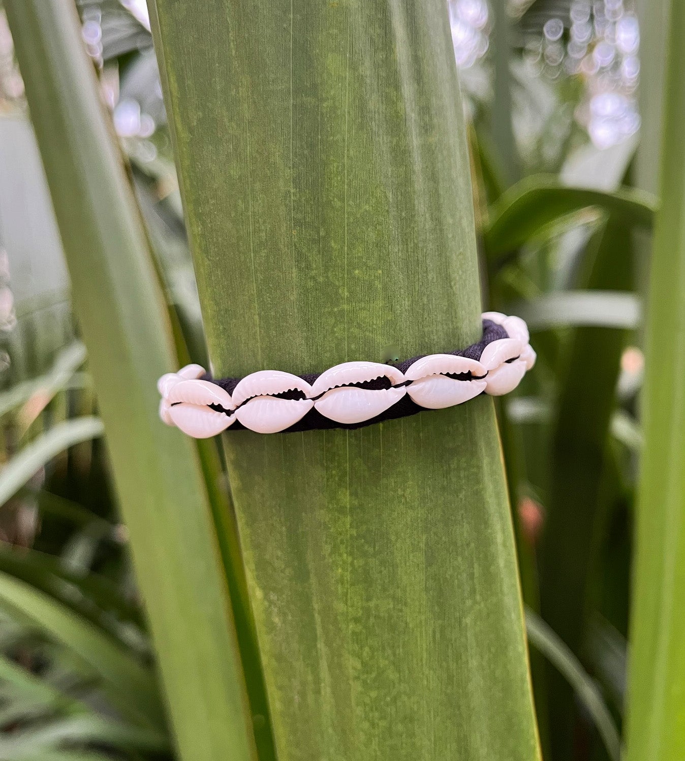 Shell Beach - Hemp Bracelet with Cowrie Shells