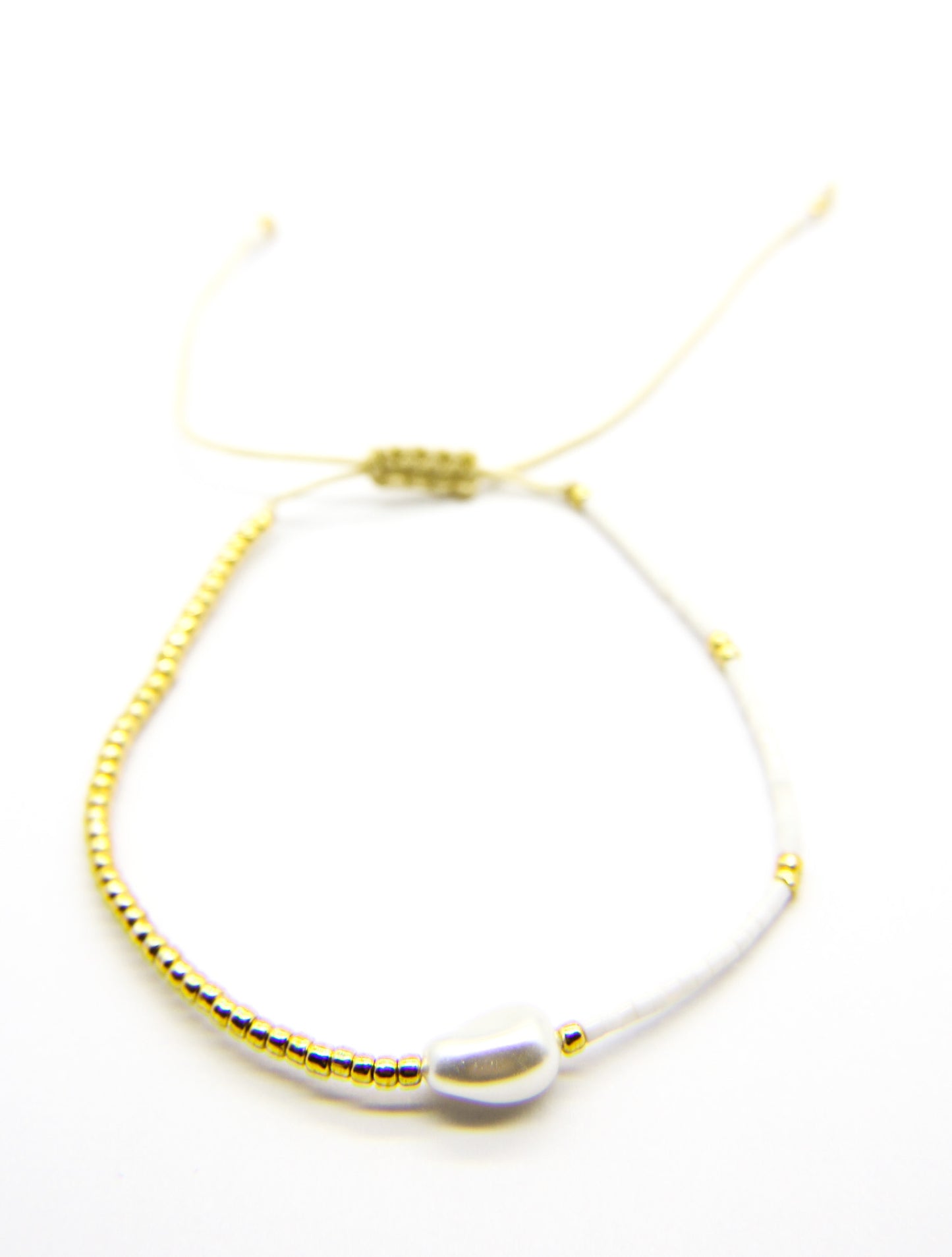 Vaiava - Seed Bead Bracelet with Pearl