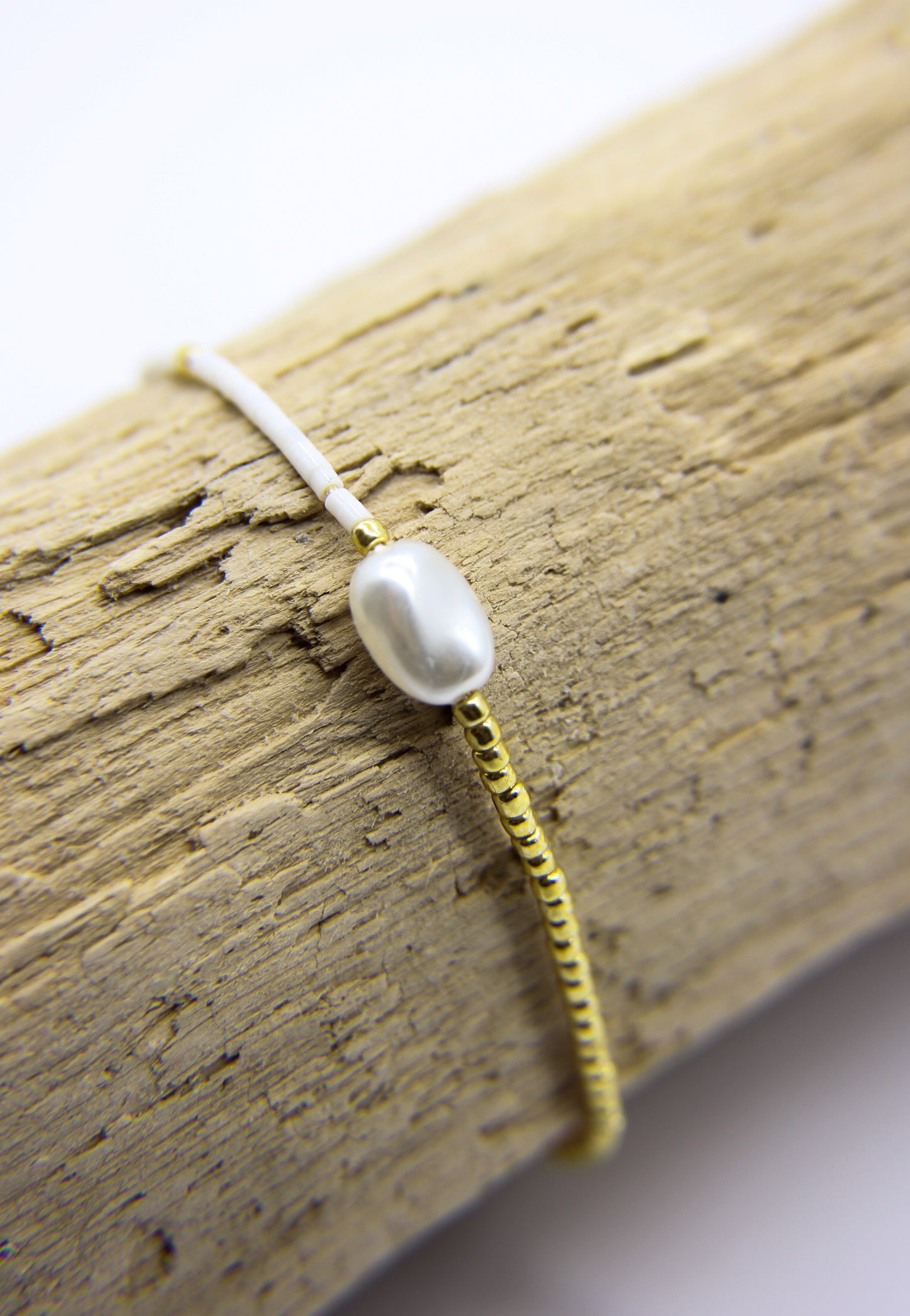 Vaiava - Seed Bead Bracelet with Pearl
