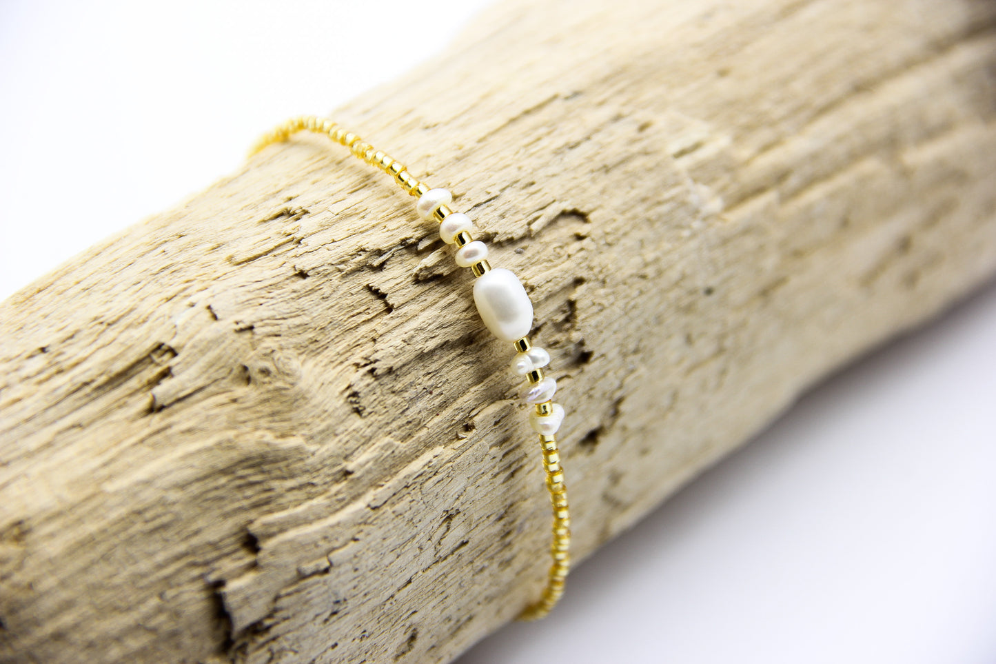 Gold bead bracelet with freshwater pearls